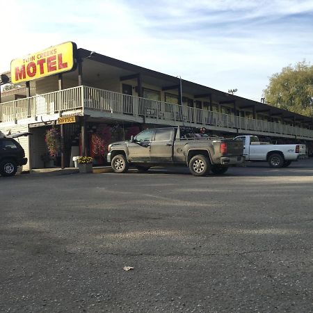 Twin Creeks Motel Lumby Ngoại thất bức ảnh