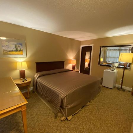 Twin Creeks Motel Lumby Ngoại thất bức ảnh
