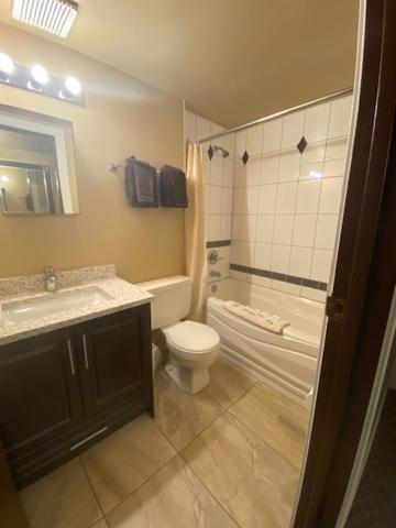 Twin Creeks Motel Lumby Ngoại thất bức ảnh
