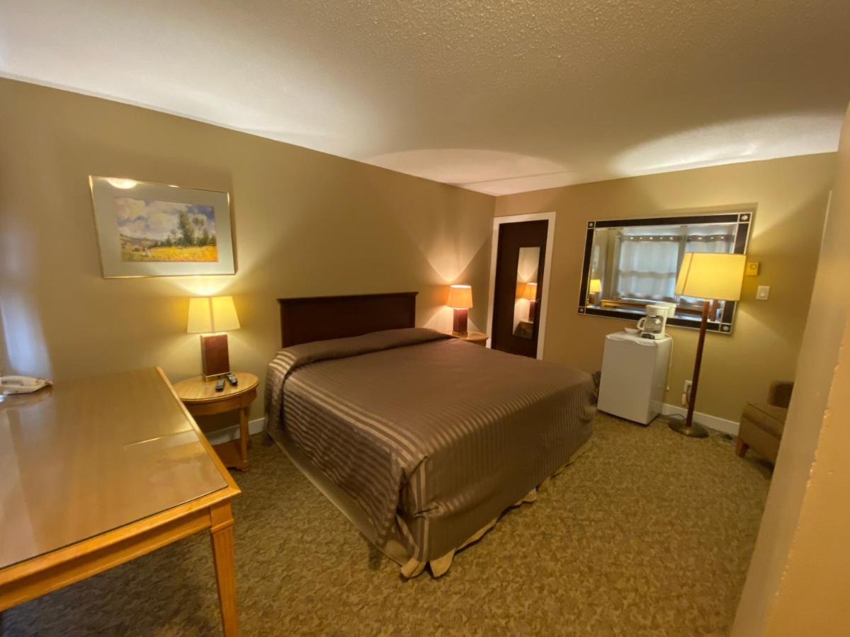 Twin Creeks Motel Lumby Ngoại thất bức ảnh